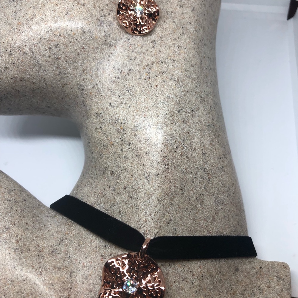 Vintage rose gold finish crystal necklace earrings